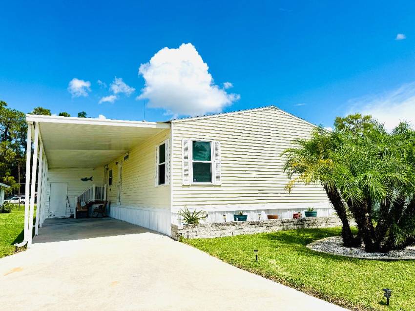 Winter Haven, FL Mobile Home for Sale located at 8 Captain Kidd Lane Shipp Reck Harbor